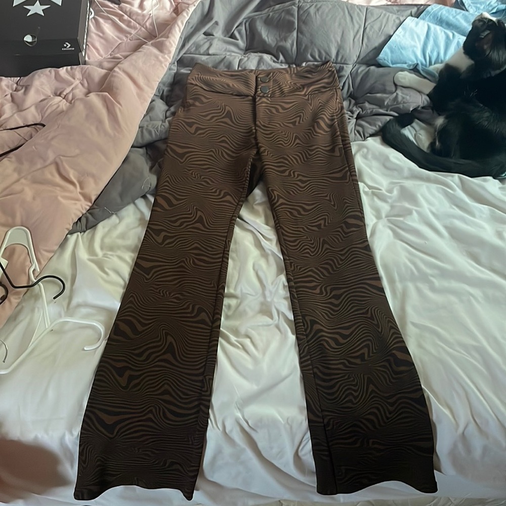 Swirl patterned flare plants from H&M